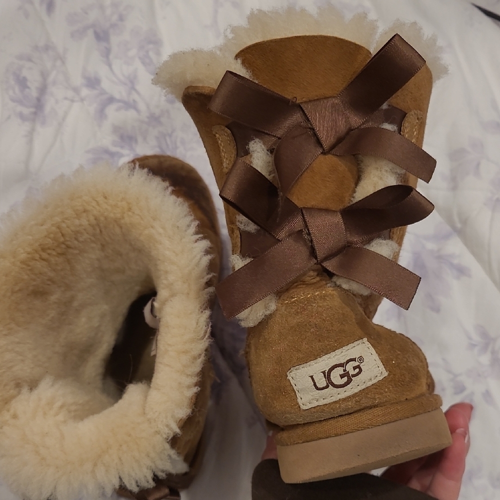Uggs Womens Size 4